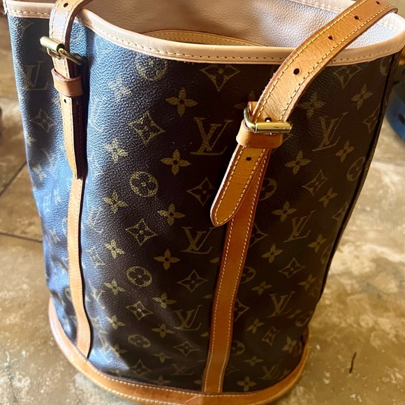 Authentic Louis Vuitton Grand Bucket Bag in excellent condition with new lining. - Picture 2 of 8